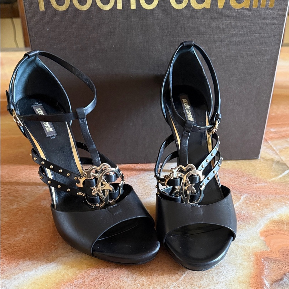 Roberto Cavalli Black Heels with Silver AccentsRoberto cavalli sexy shoes